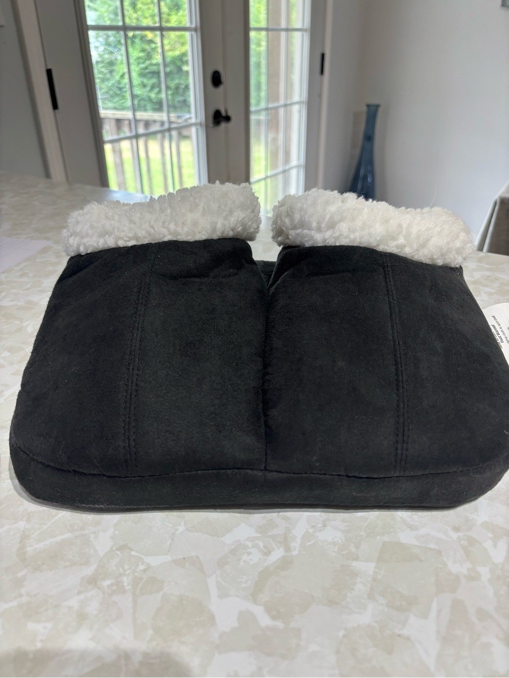 Cozy Black Sherpa-Lined Foot Massager with Heat